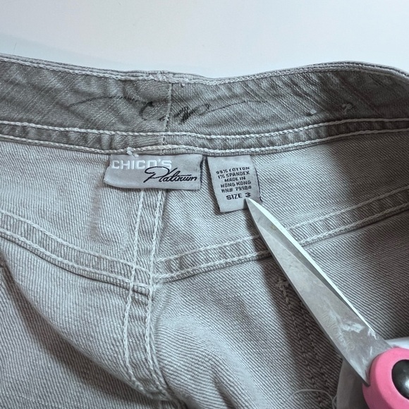 Chico’s Platinum Gray Cropped Jeans Size 3 Stretch‎ Denim - Picture 3 of 5